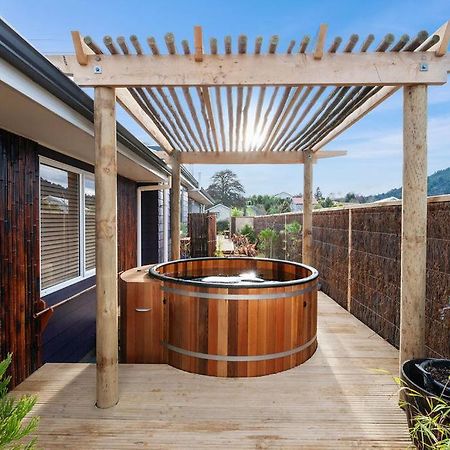 The Purple House - Ohakune Home With Spa Pool المظهر الخارجي الصورة