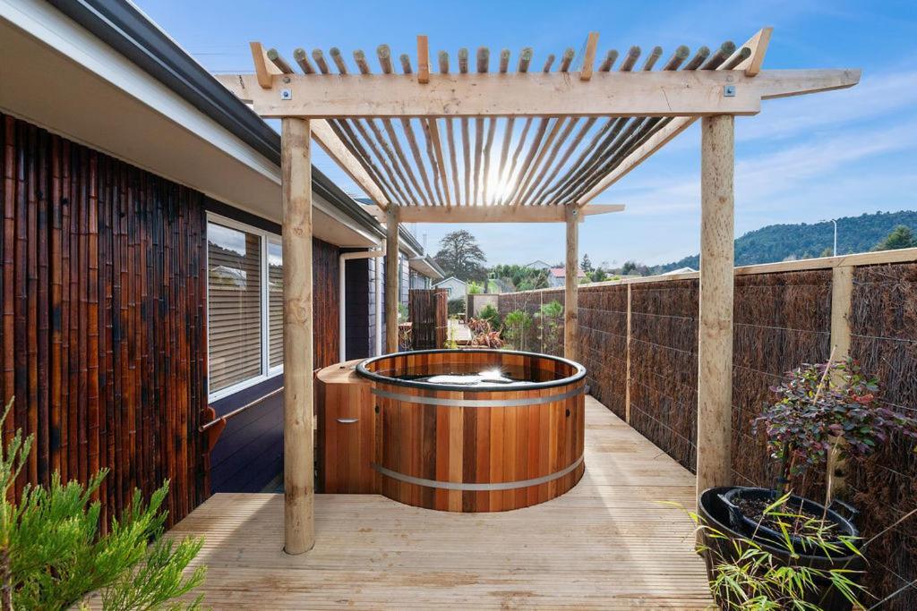 The Purple House - Ohakune Home With Spa Pool المظهر الخارجي الصورة