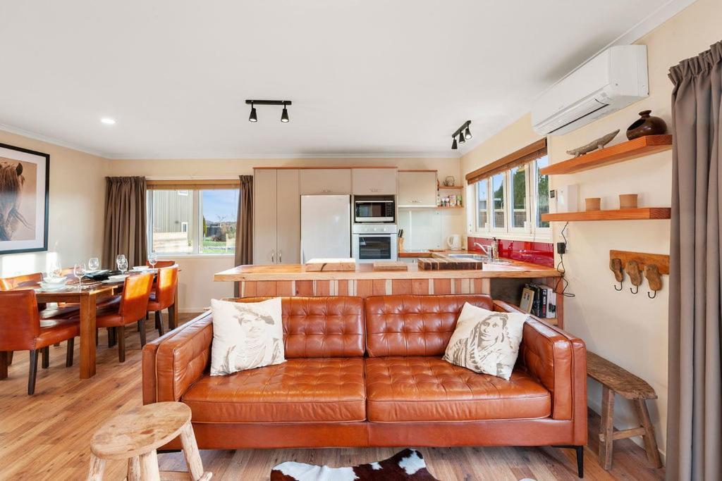 The Purple House - Ohakune Home With Spa Pool المظهر الخارجي الصورة