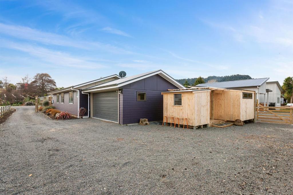 The Purple House - Ohakune Home With Spa Pool المظهر الخارجي الصورة