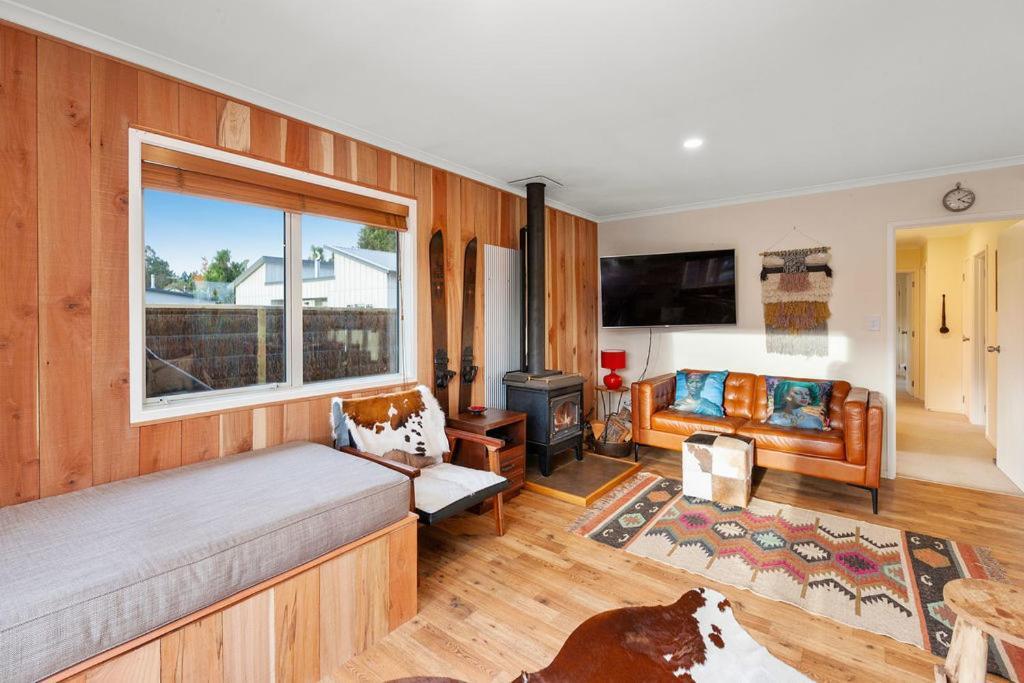 The Purple House - Ohakune Home With Spa Pool المظهر الخارجي الصورة