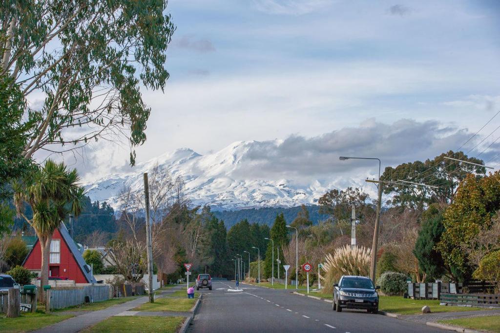 The Purple House - Ohakune Home With Spa Pool المظهر الخارجي الصورة
