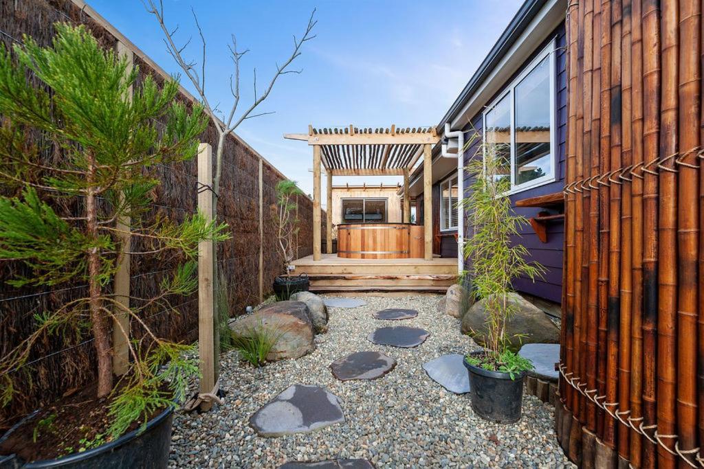The Purple House - Ohakune Home With Spa Pool المظهر الخارجي الصورة